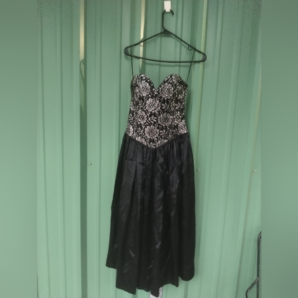 Women's Black Sparkly Formal Midi Dress Size Medium Floral 80s 1980s